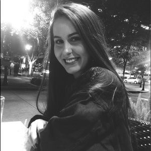 Meet your Posher, Kaela